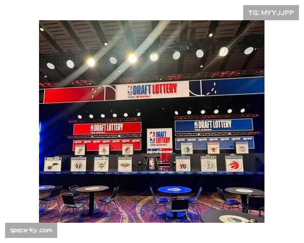 2026年WNBA选秀大会：飞翼用状元签选中阿兹·福德